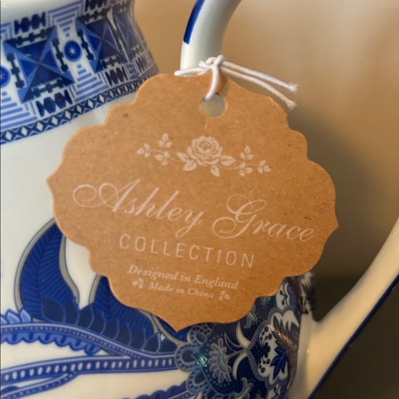 Blue and White Teapot - Picture 2 of 4